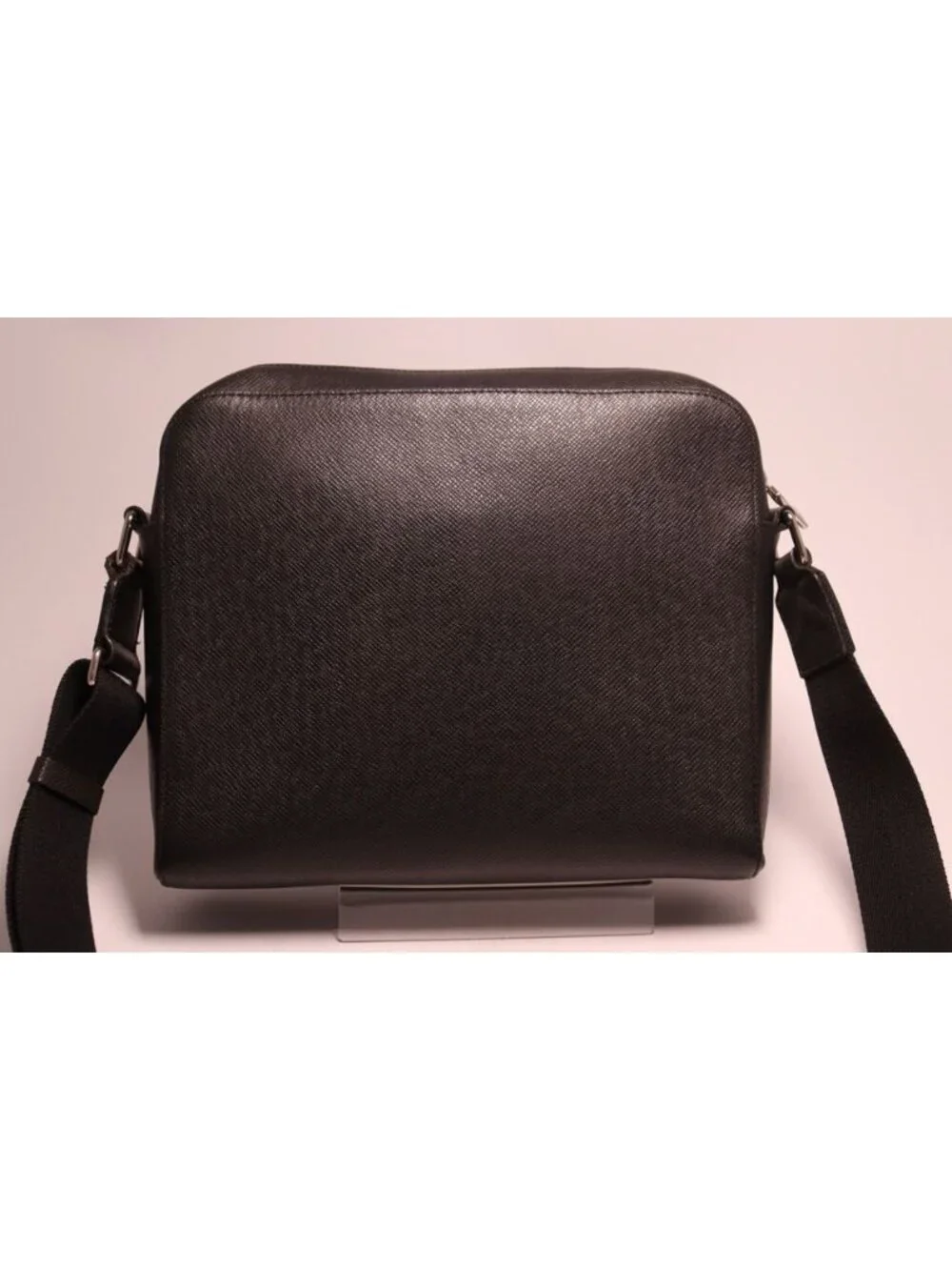 Louis Vuitton Taiga Anton Messenger PM Shoulder Bag